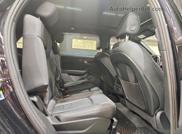 WA1AXAF74MD021548 2021 AUDI Q7 Black უკანა სალონის ხედი