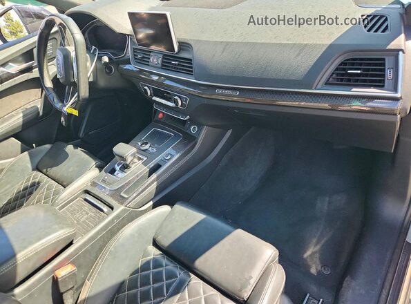 WA1B4AFY1L2026352 2020 AUDI SQ5 Gray Dashboard view