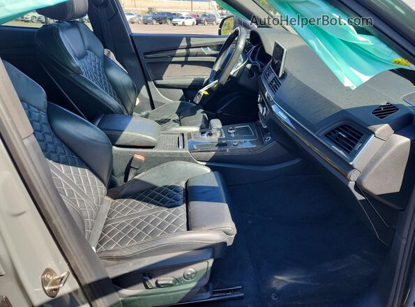 WA1B4AFY1L2026352 2020 AUDI SQ5 Gray Front interior view