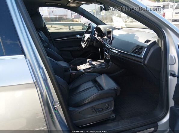 WA1B4AFY5K2001212 2019 AUDI SQ5 Silver Front interior view