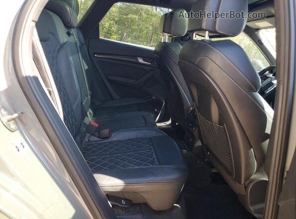 WA1B4AFY5K2070661 2019 AUDI SQ5 Gray Rear interior view
