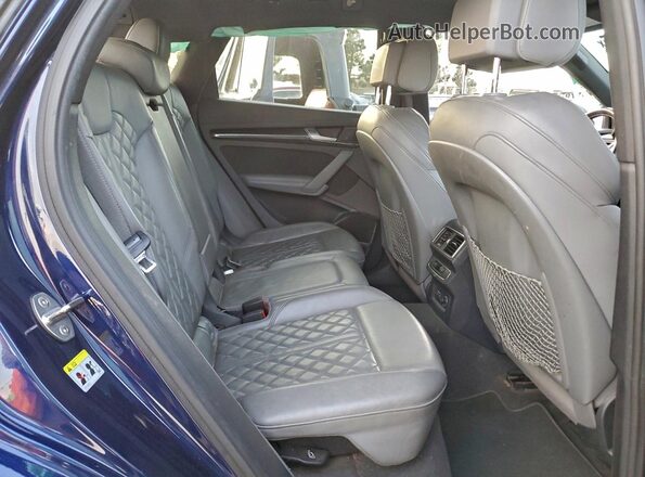 WA1B4AFY8K2015718 2019 AUDI SQ5 Blue Rear seats view