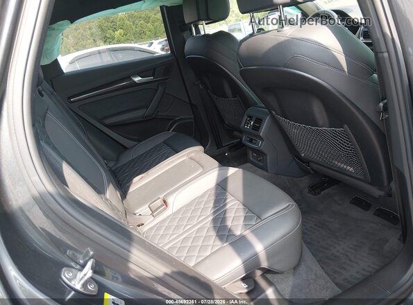 WA1B4AFY9R2148529 2024 AUDI SQ5 Gray VIN կոդի պիտակի տեսք