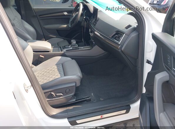 WA1B4AFYXM2023564 2021 AUDI SQ5 White Widok wnętrza z przodu