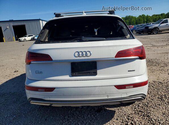WA1BAAFY0M2051298 2021 AUDI Q5 White Widok z tyłu
