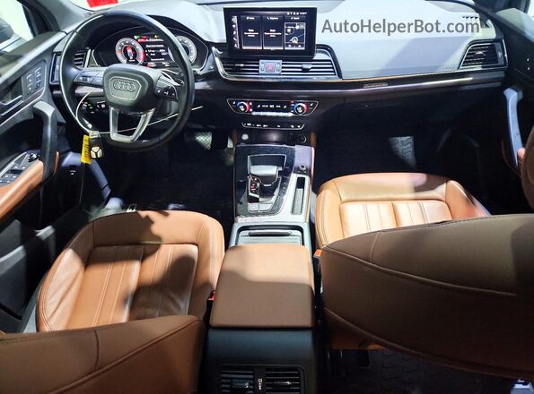 WA1BAAFY0M2072054 2021 AUDI Q5 Gray Vista del salpicadero