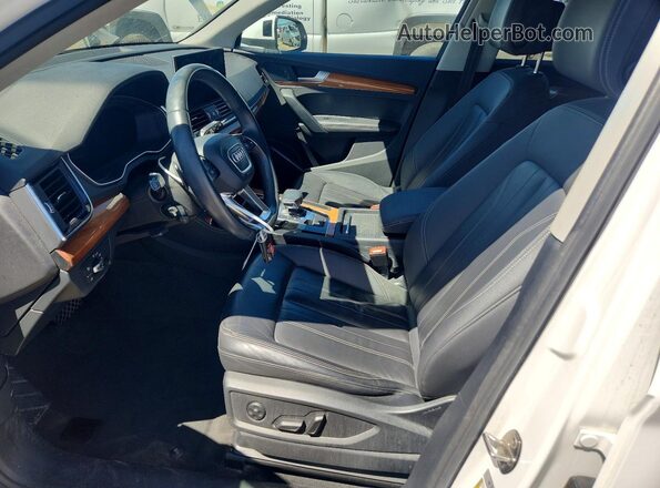 WA1BAAFY0M2118496 2021 AUDI Q5 White Вид салону спереду