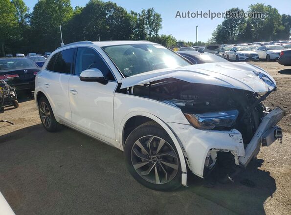 WA1BAAFY2M2020215 2021 AUDI Q5 White Передня права чверть