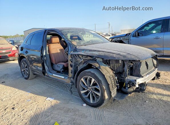 WA1BAAFY2M2098025 2021 AUDI Q5 Black Front right