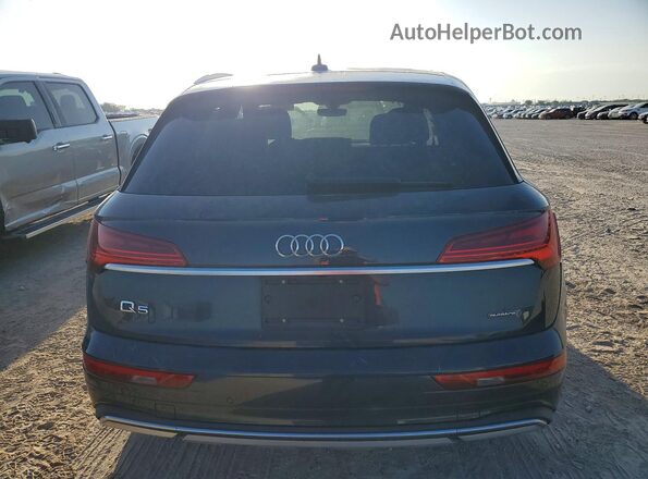 WA1BAAFY2M2098025 2021 AUDI Q5 Black Rear view