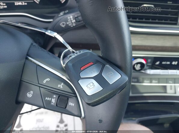 WA1BAAFY2M2127412 2021 AUDI Q5 Gray Dashboard view