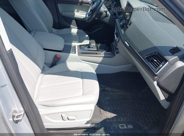 WA1BAAFY4M2087625 2021 AUDI Q5 Silver Սալոնի դիմացի տեսք