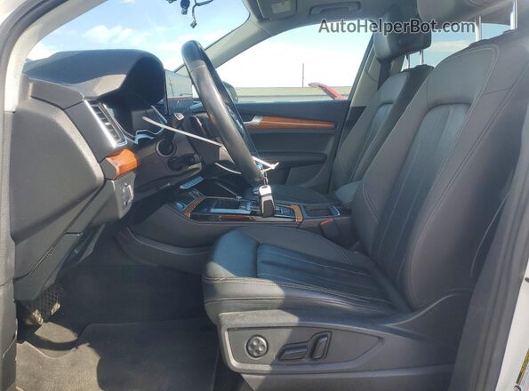 WA1BAAFY5M2019351 2021 AUDI Q5 White Vista interior delantera