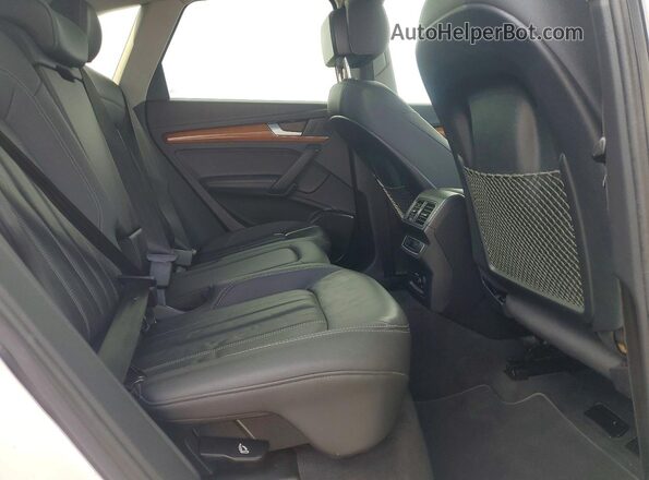 WA1BAAFY5M2019351 2021 AUDI Q5 White Vista interior trasera