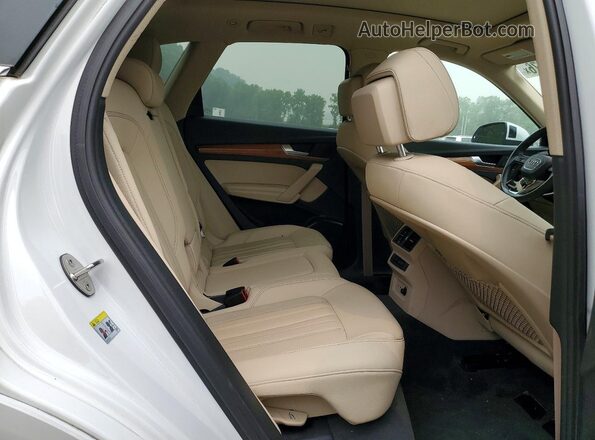 WA1BAAFY5M2024677 2021 AUDI Q5 White უკანა სალონის ხედი