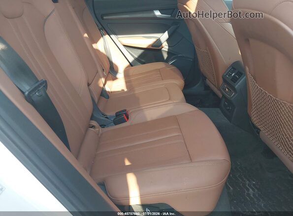 WA1BAAFY5M2038451 2021 AUDI Q5 White VIN կոդի պիտակի տեսք