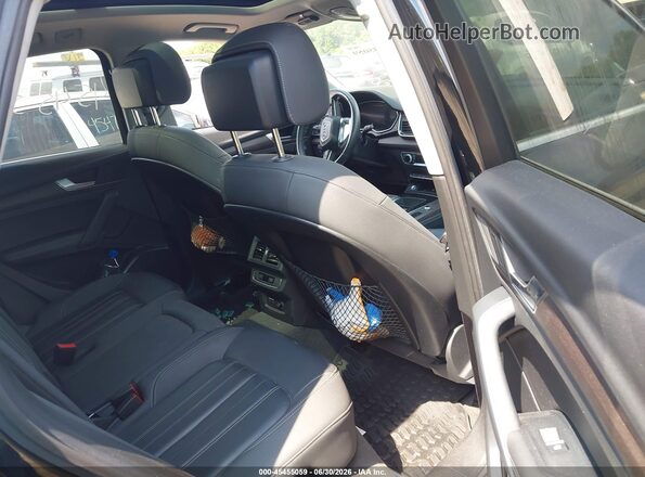 WA1BAAFY5M2040894 2021 AUDI Q5 Black Vista de la etiqueta del VIN