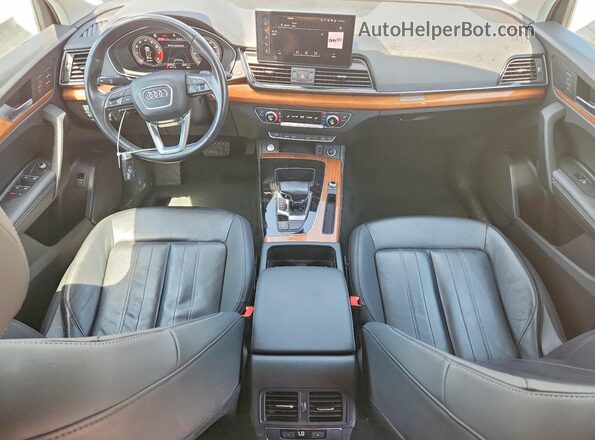 WA1BAAFY8M2023068 2021 AUDI Q5 White Вид панелі приладів