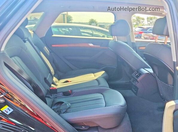 WA1BAAFYXM2055942 2021 AUDI Q5 Black Rear seats view