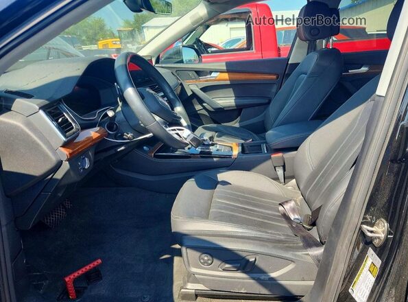 WA1BAAFYXM2055942 2021 AUDI Q5 Black Front interior view