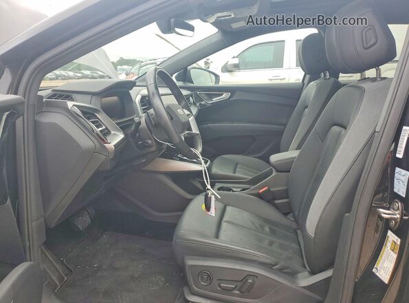 WA1BCBFZ1PP006435 2023 AUDI Q4 Black წინა სალონის ხედი