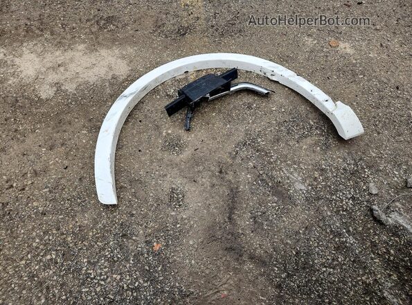 WA1BCCFS0JR007600 2018 AUDI Q3 White VIN sticker view
