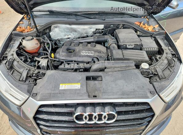 WA1BCCFS0JR030987 2018 AUDI Q3 Gray Widok wnętrza z tyłu