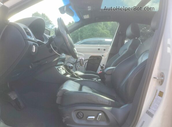 WA1BCCFS0JR034697 2018 AUDI Q3 White Widok wnętrza z przodu
