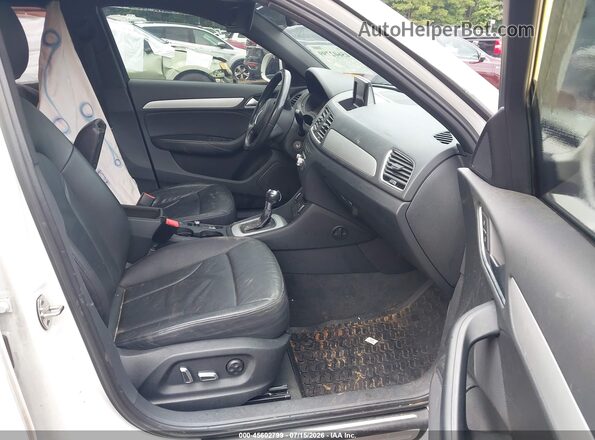 WA1BCCFS3JR012225 2018 AUDI Q3 White წინა სალონის ხედი