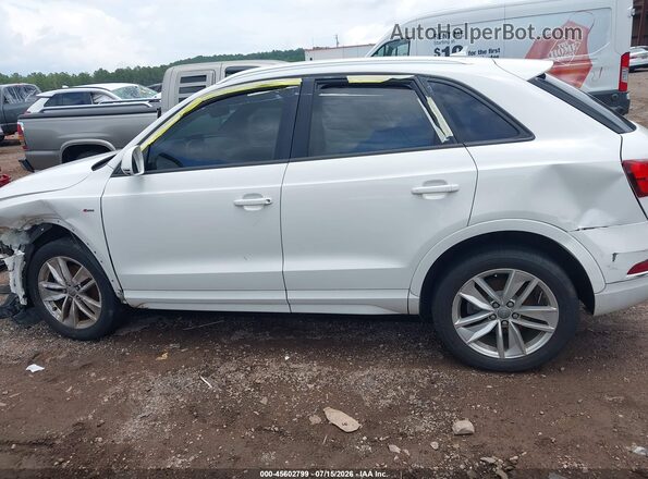 WA1BCCFS3JR012225 2018 AUDI Q3 White უკანა სალონის ხედი