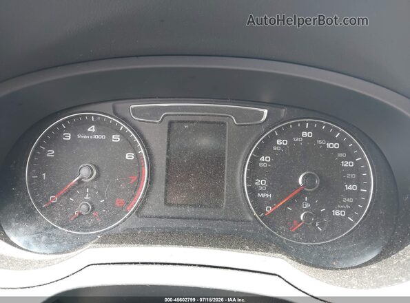 WA1BCCFS3JR012225 2018 AUDI Q3 White უკანა სავარძლების ხედი