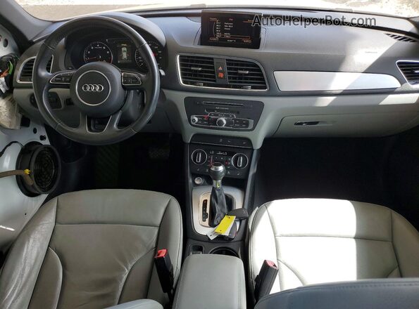 WA1BCCFS5JR023727 2018 AUDI Q3 Белый Вид панели приборов