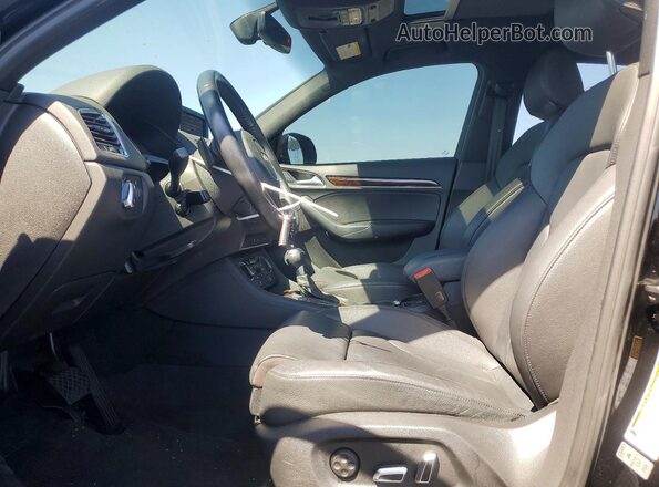 WA1BCCFS6JR014910 2018 AUDI Q3 Черный Вид салона спереди