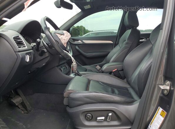 WA1BCCFS8JR007649 2018 AUDI Q3 Gray Front interior view