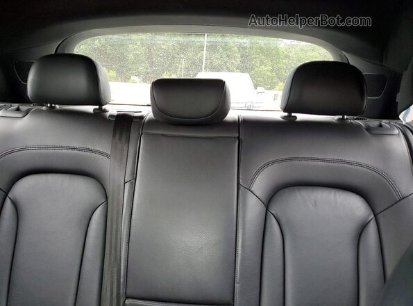WA1BCCFS8JR007649 2018 AUDI Q3 Gray Rear seats view