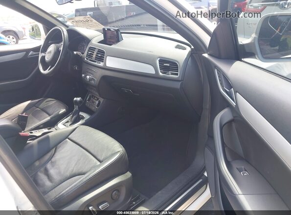 WA1BCCFS8JR018487 2018 AUDI Q3 White Вид салону спереду