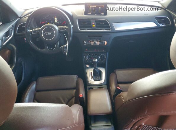 WA1BCCFS9JR010253 2018 AUDI Q3 White Dashboard view