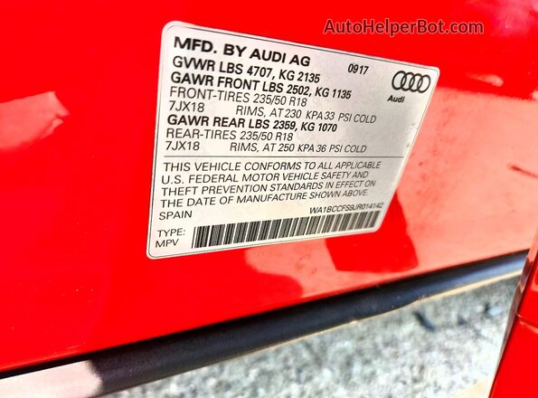WA1BCCFS9JR014142 2018 AUDI Q3 Red ძრავის განყოფილების ხედი