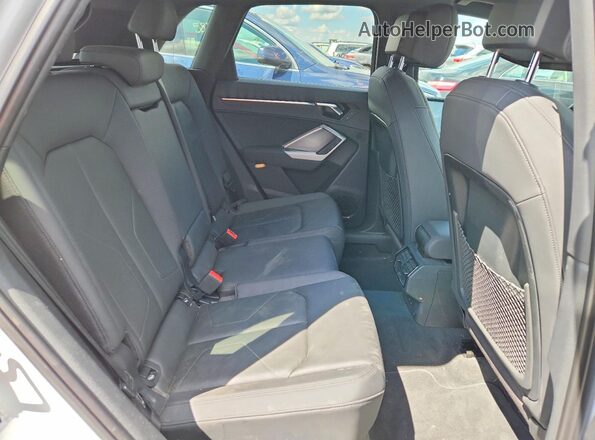 WA1BECF32K1064044 2019 AUDI Q3 White Հետևի նստատեղերի տեսք