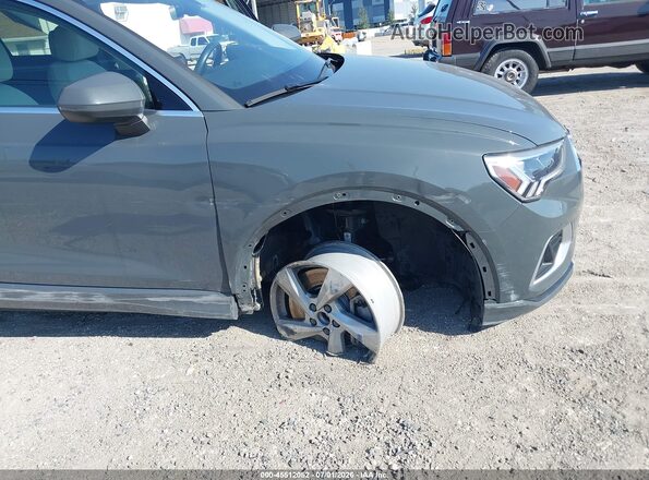 WA1BECF39L1040504 2020 AUDI Q3 Gray Front view