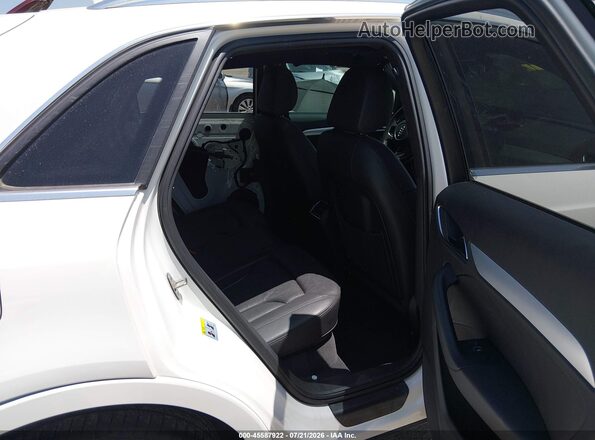 WA1BFCFS3GR003525 2016 AUDI Q3 White VIN კოდის სტიკერის ხედი