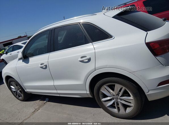 WA1BFCFS3GR011091 2016 AUDI Q3 White Панорамний вид салону 360°
