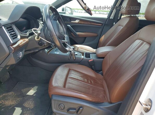 WA1BNAFY0L2029952 2020 AUDI Q5 White Vista interior delantera