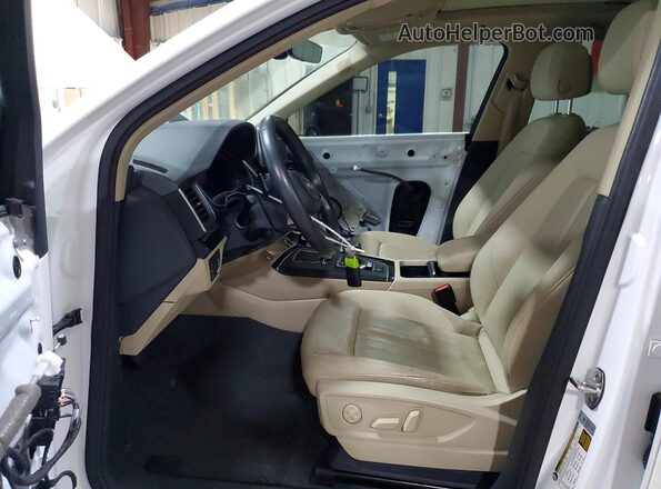 WA1BNAFY2J2113185 2018 AUDI Q5 White Widok wnętrza z przodu