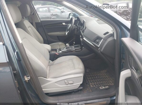 WA1BNAFY2J2228451 2018 AUDI Q5 Light Blue წინა სალონის ხედი