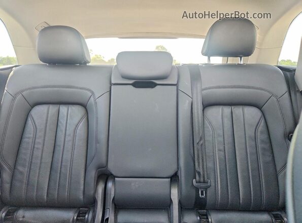 WA1BNAFY3J2003830 2018 AUDI Q5 Black Widok tylnych siedzeń