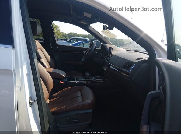 WA1BNAFY3L2019819 2020 AUDI Q5 White Front interior view