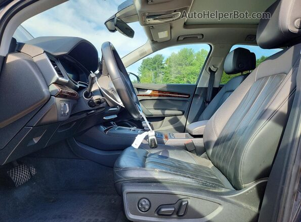 WA1BNAFY4J2038683 2018 AUDI Q5 Gray Вид салону спереду