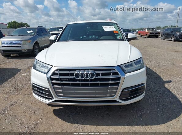 WA1BNAFY5J2049532 2018 AUDI Q5 White Front view