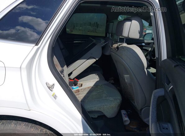 WA1BNAFY5J2049532 2018 AUDI Q5 White VIN sticker view